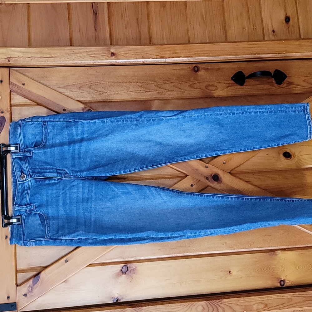 American Eagle blue jean